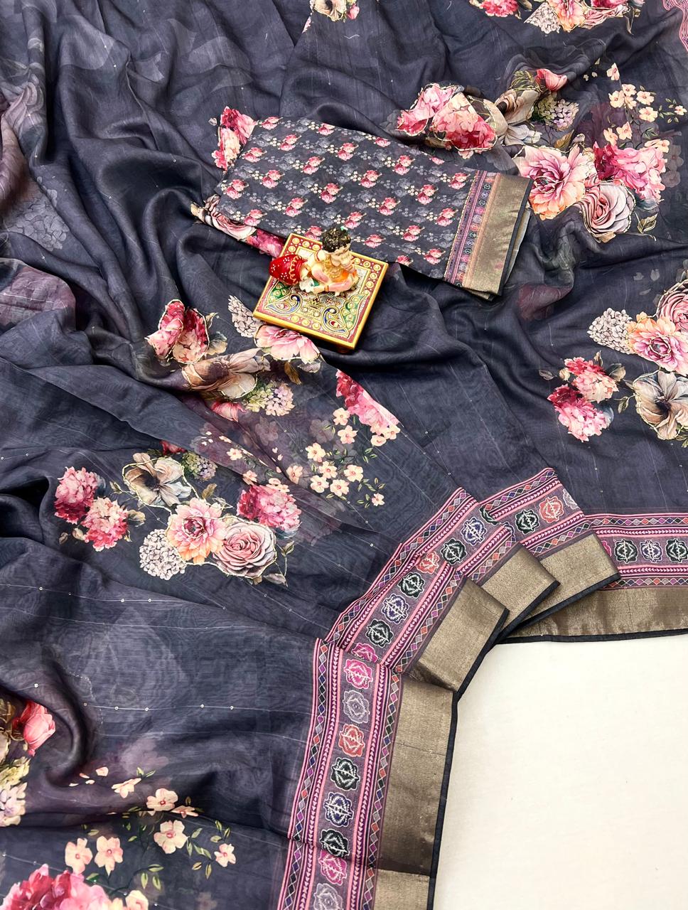 Handwork Grey Cotton Saree With Floral Print for Women