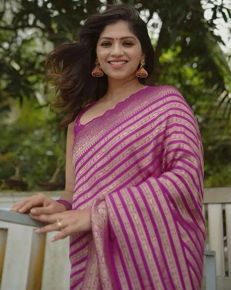 Magenta Zari Banarasi Lichi Silk Saree With Blouse for Women