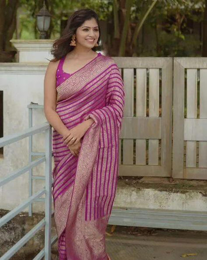 Magenta Zari Banarasi Lichi Silk Saree With Blouse for Women