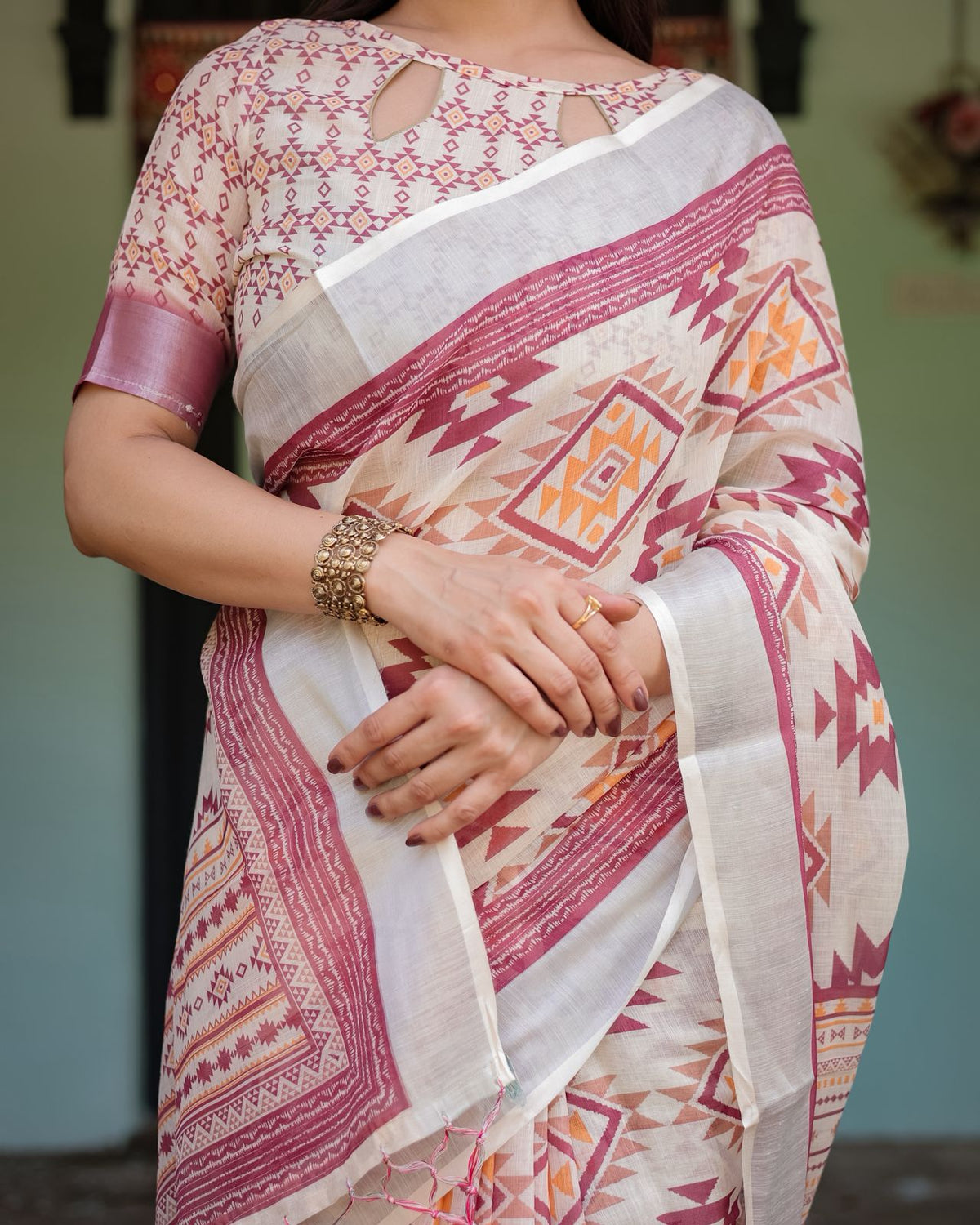 Off White Linen Saree with Tribal Prints &amp; Designer Pallu for Women