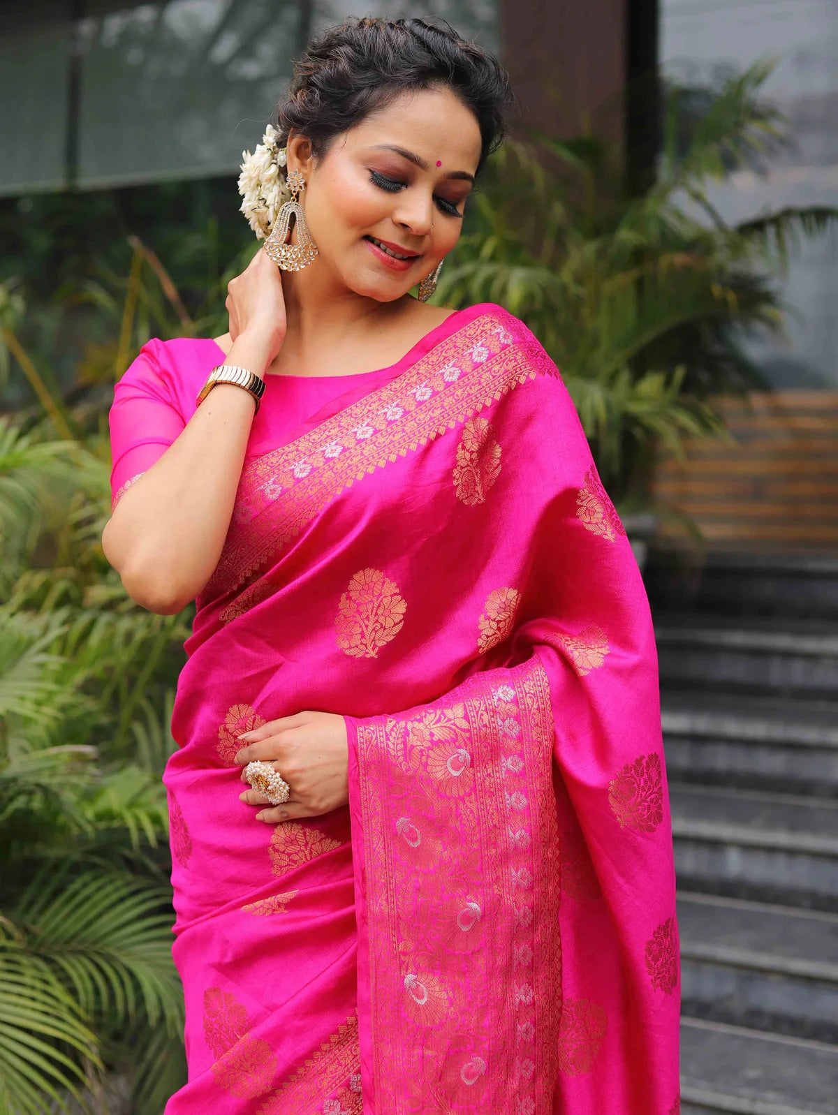 Designer Pink Banarasi Saree with Intricate Zari Motifs for Women