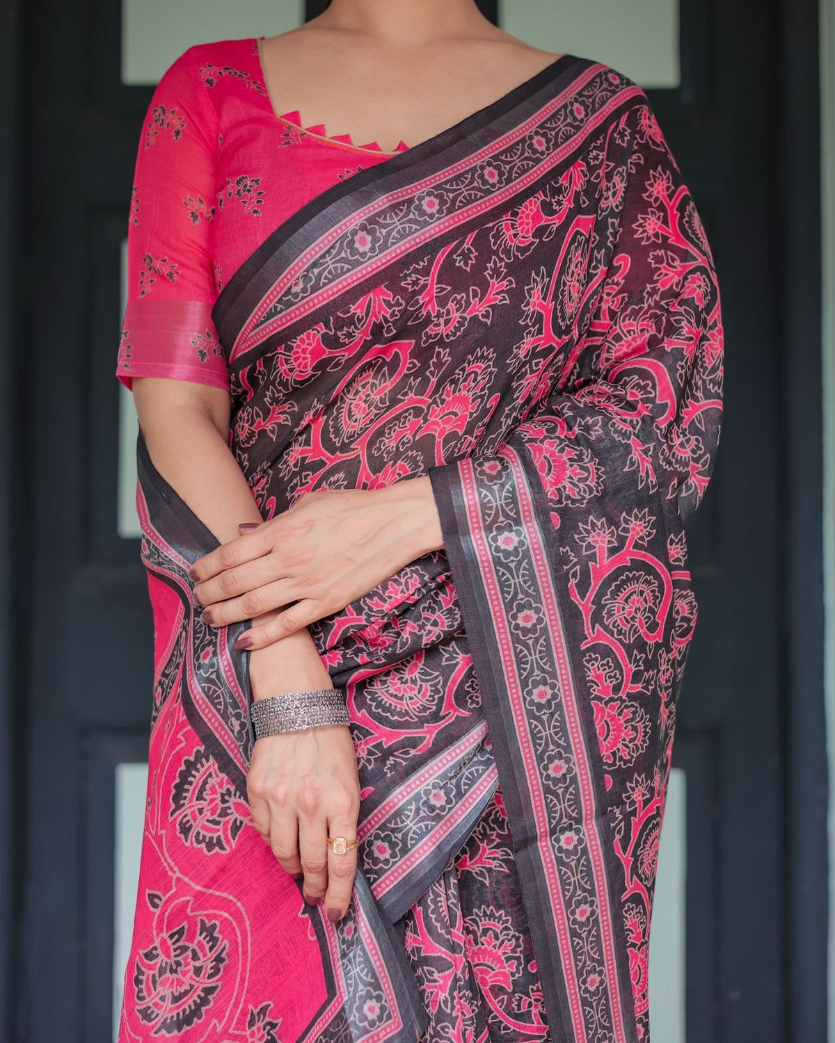 Black Pink Linen Saree with Digital Floral Print Pallu for Women