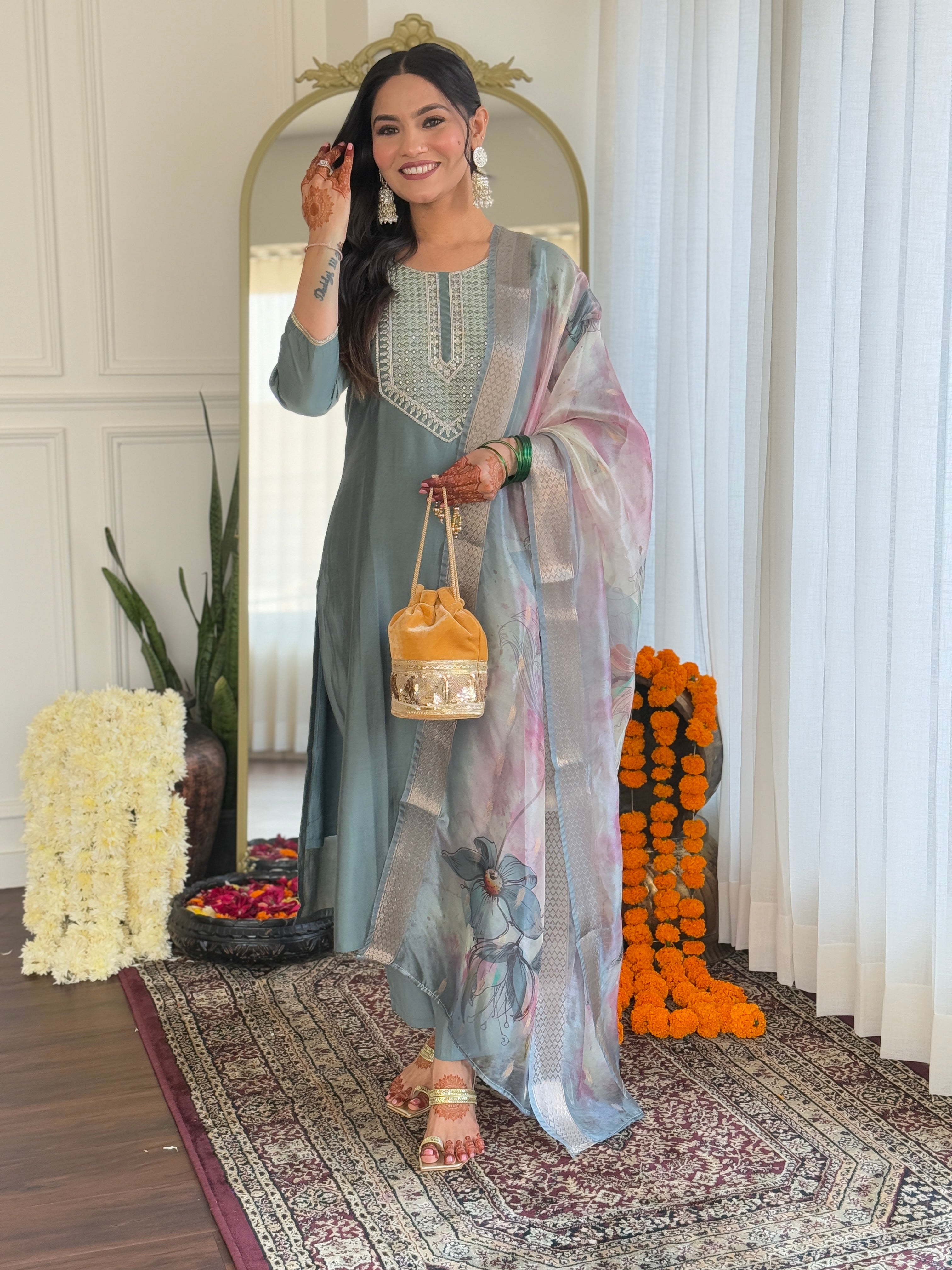 Pista Green Rayon Threadwork Salwar Suit