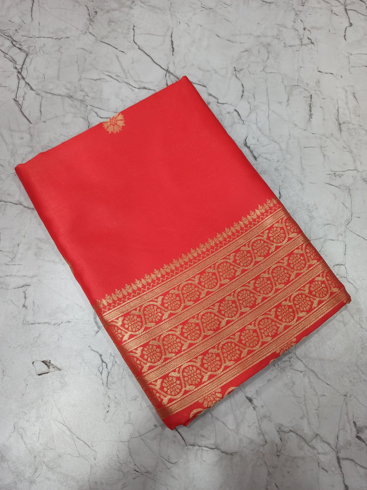Red Banarasi Silk Saree With Elegant Zari Borde for Women