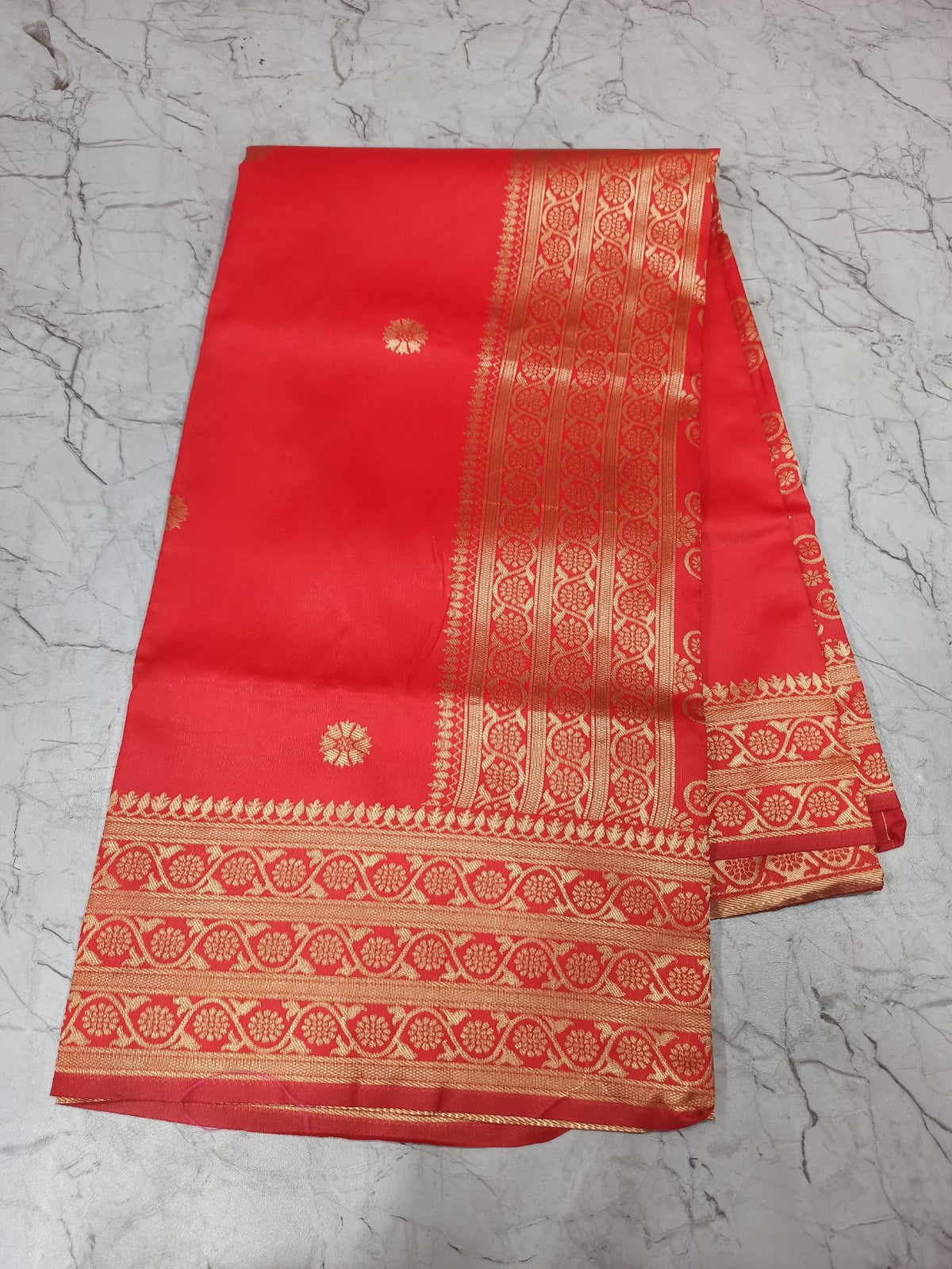 Red Banarasi Silk Saree With Elegant Zari Borde for Women
