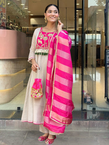 Elegant Silk Embroidered Kurta Pant Set with Jacquard Dupatta