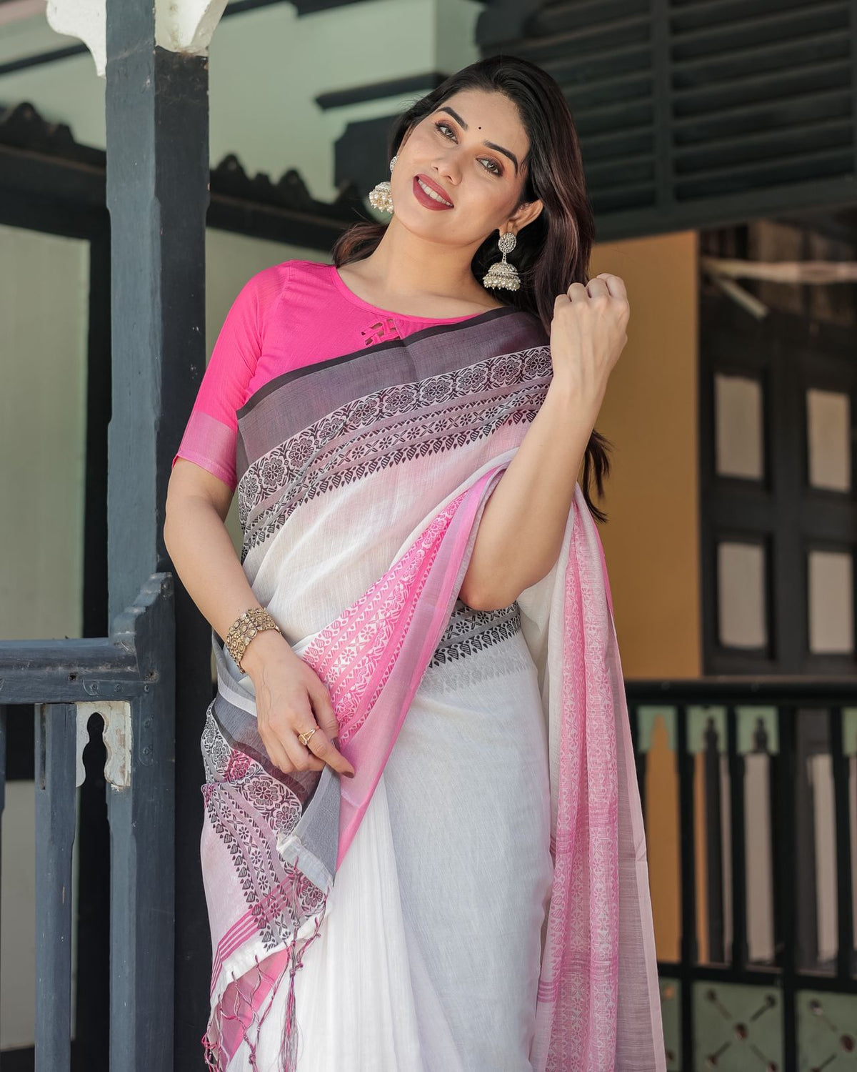 Elegant White Linen Saree with Bold Pink Designer Border for Women
