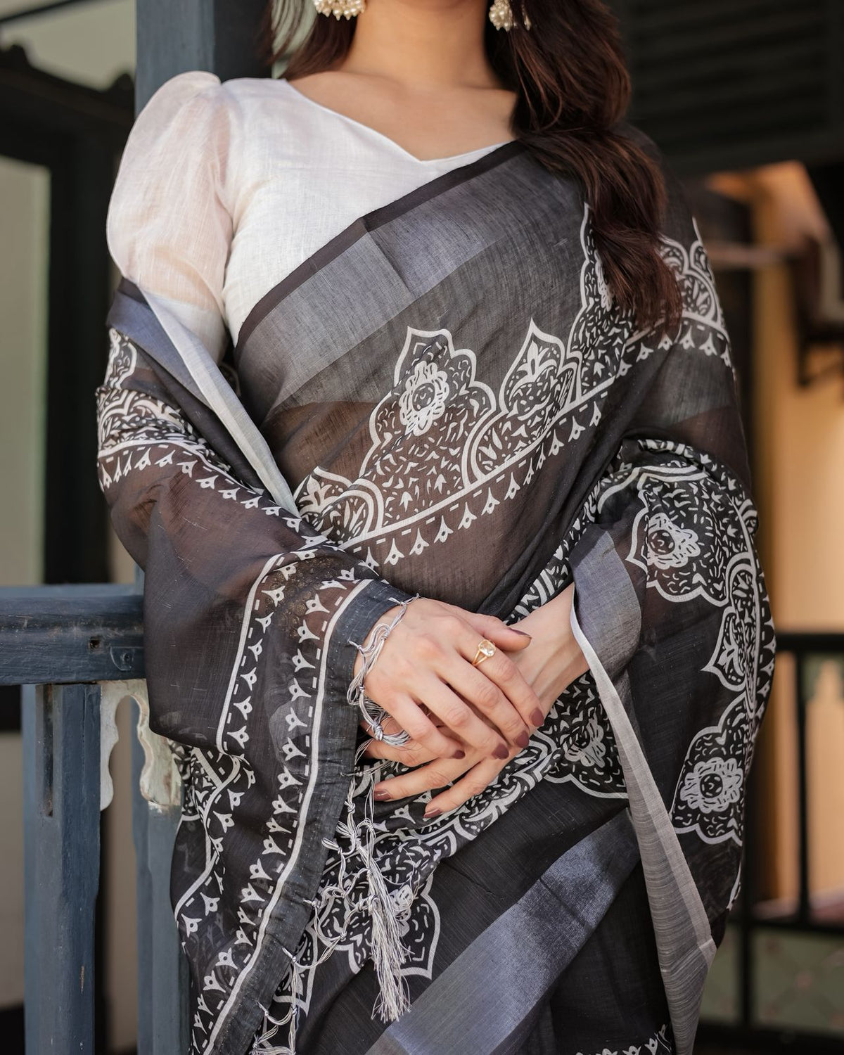 Black White Printed Linen Saree with Elegant Look for Women